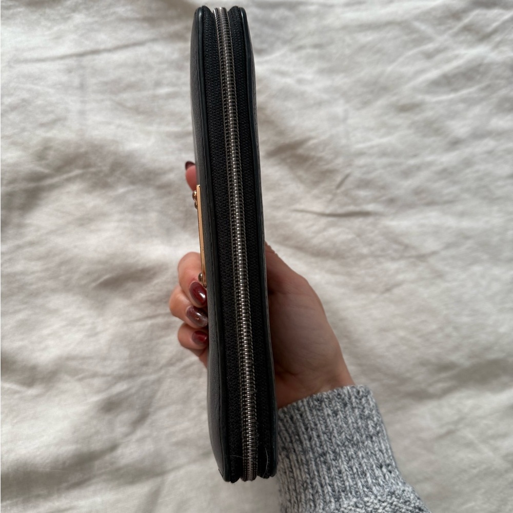 Michael Kors black leather and rose gold zippy wallet - Picture 4 of 9